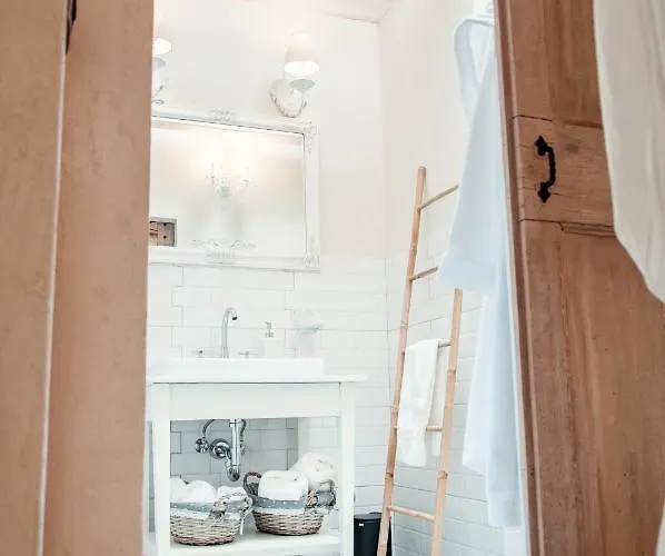 Casa Contessa Villa *